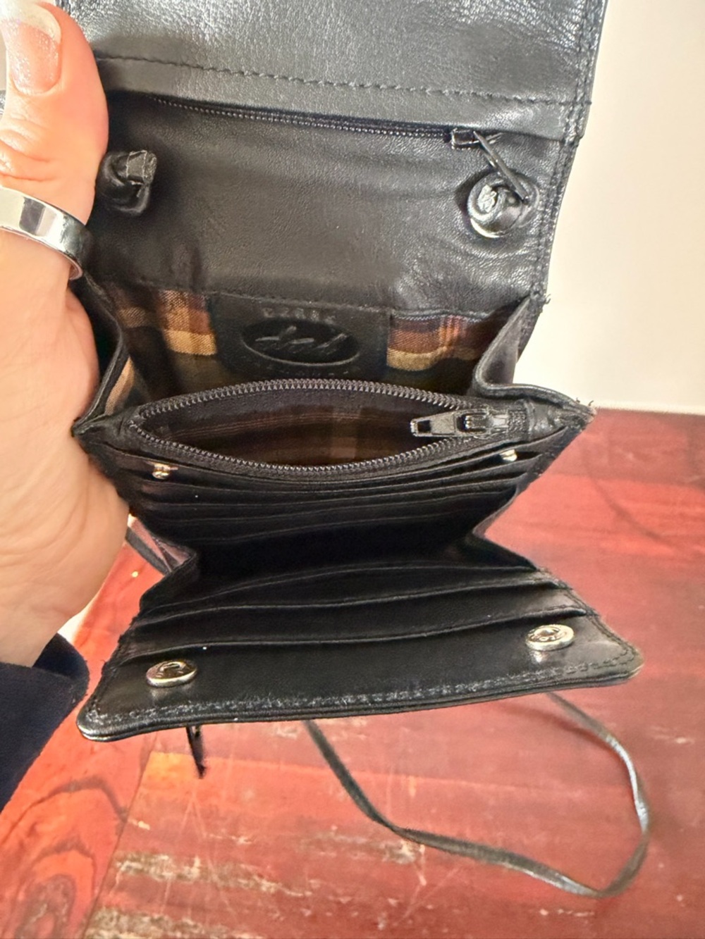 Derek Alexander Vintage Black Leather Crossbody Wallet Purse with Phone Pocket - Picture 8 of 11